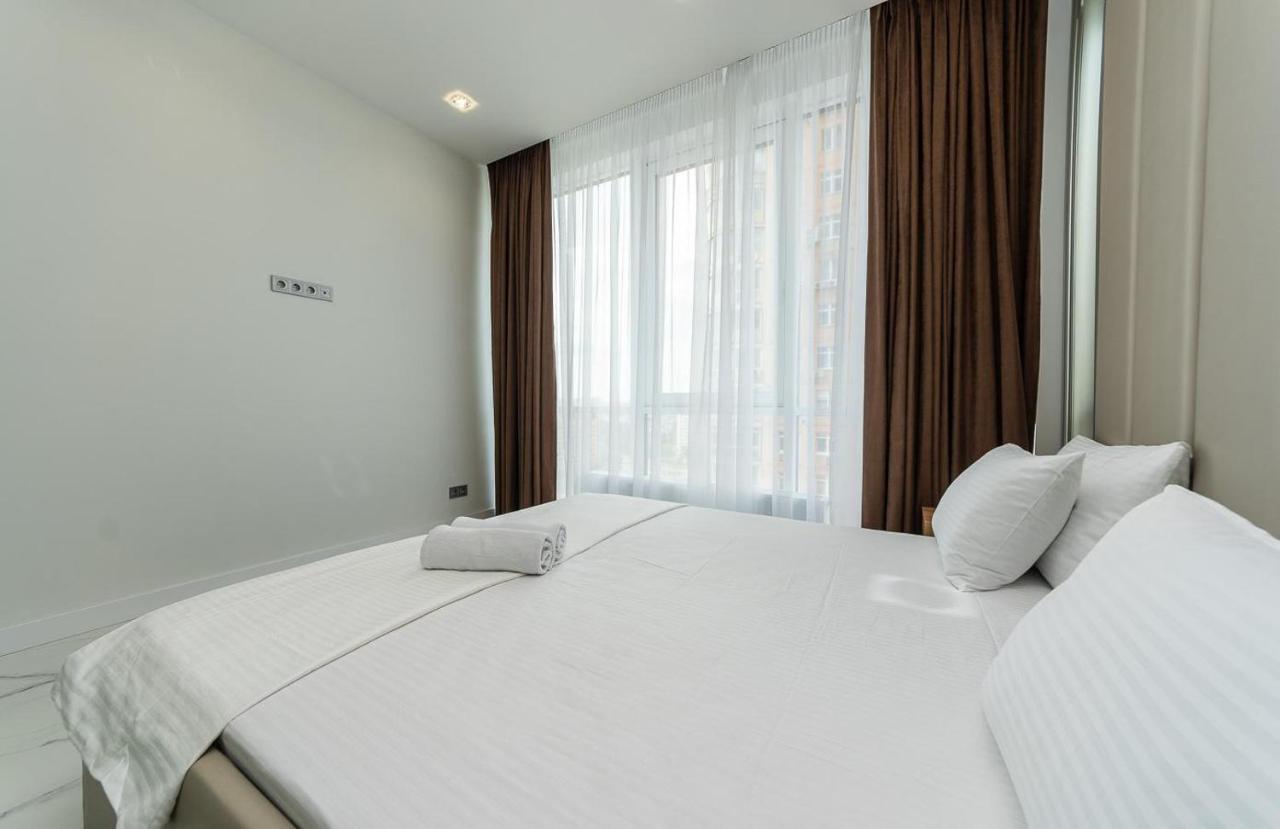 Fashionable Apartments. Smartplaza Metro Minskaya. Obolon Kiev Buitenkant foto